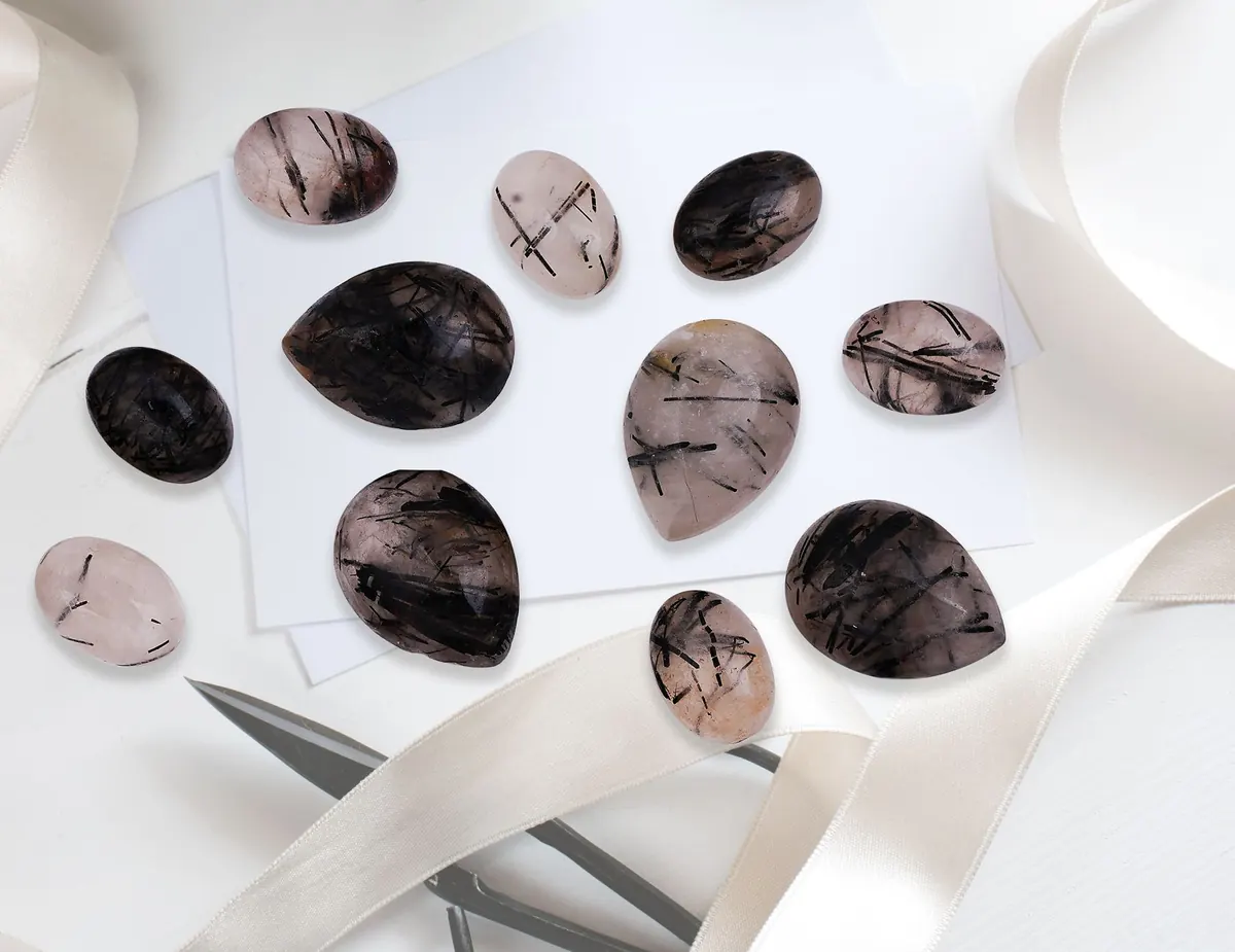 Onyx vs Obsidian: Key Differences Every Gemstone Buyer Should Know